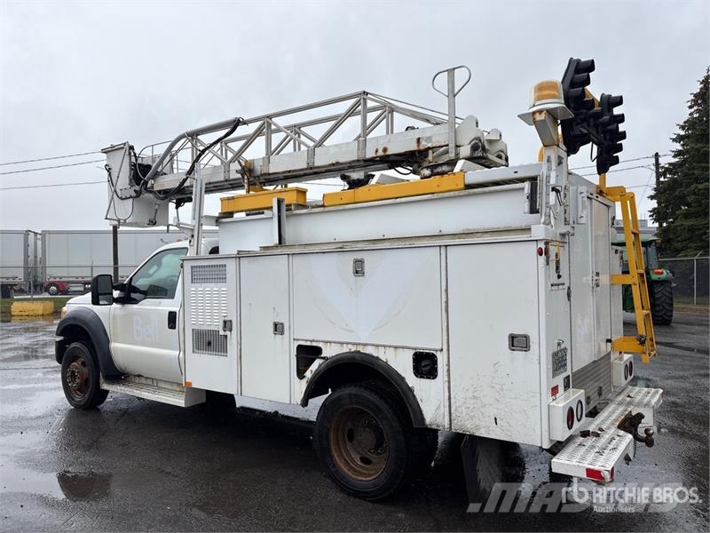 Ford TTS25-5-GY 35 ft on Ford F-450 4x4 Van Mounted Ae Auto korvtõstukid