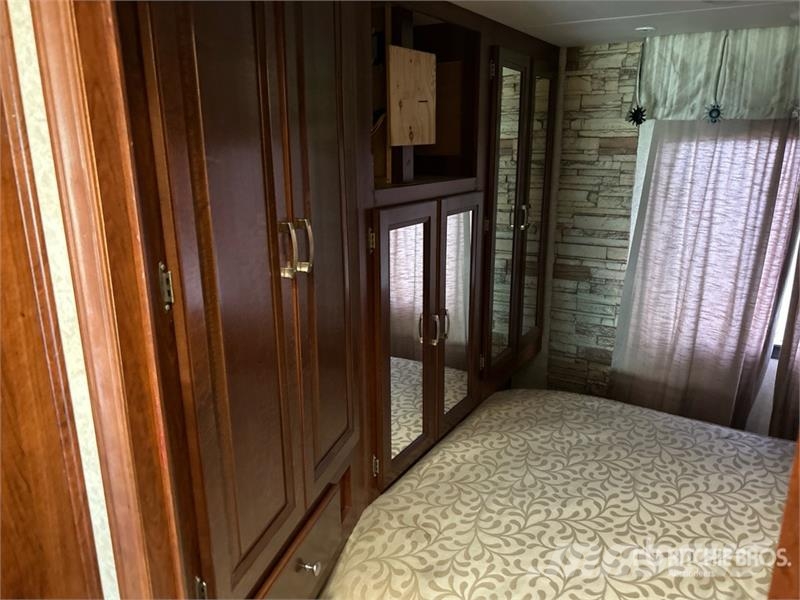 Forest River Georgetown XL Motor Home المنازل المتنقلة والكرافانات
