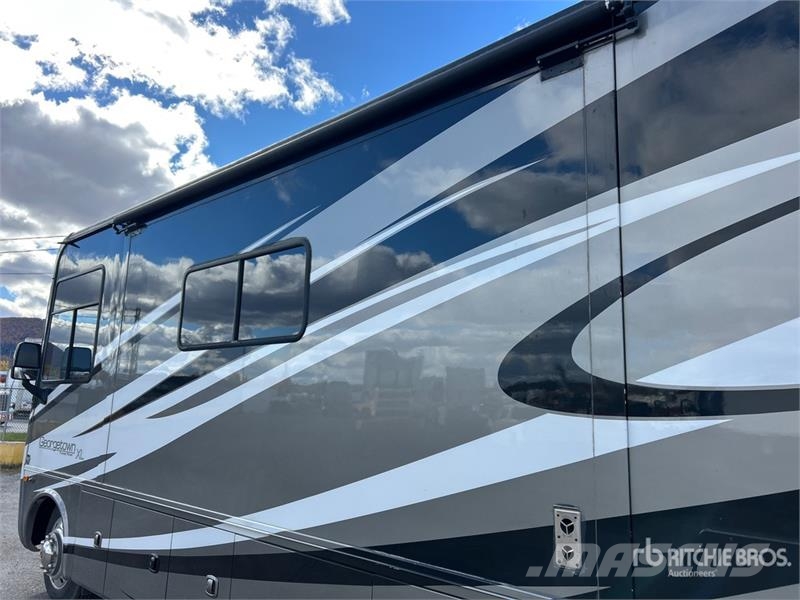 Forest River Georgetown XL Motor Home المنازل المتنقلة والكرافانات