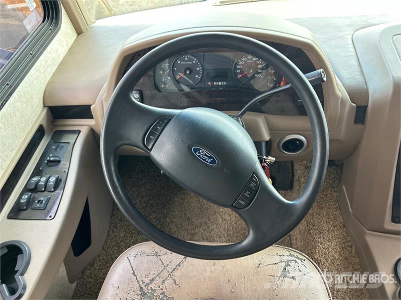 Forest River Georgetown XL Motor Home المنازل المتنقلة والكرافانات