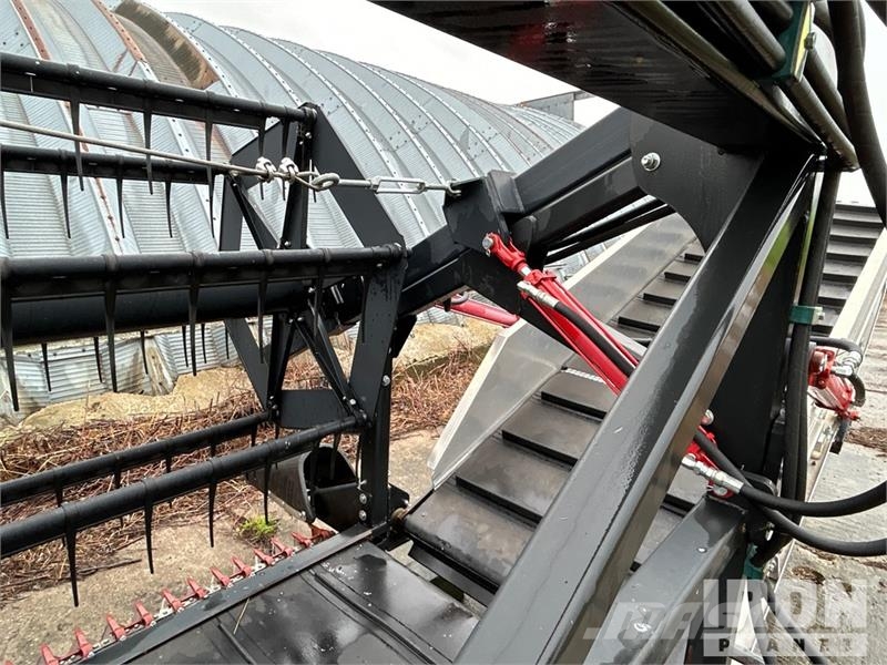 Formation Ag 1840 Clean-Cut 18 ft Draper Combine H Combine harvester heads