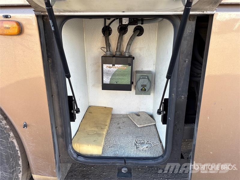 Four Winds 40k Motor Home Autocaravanas e Caravanas