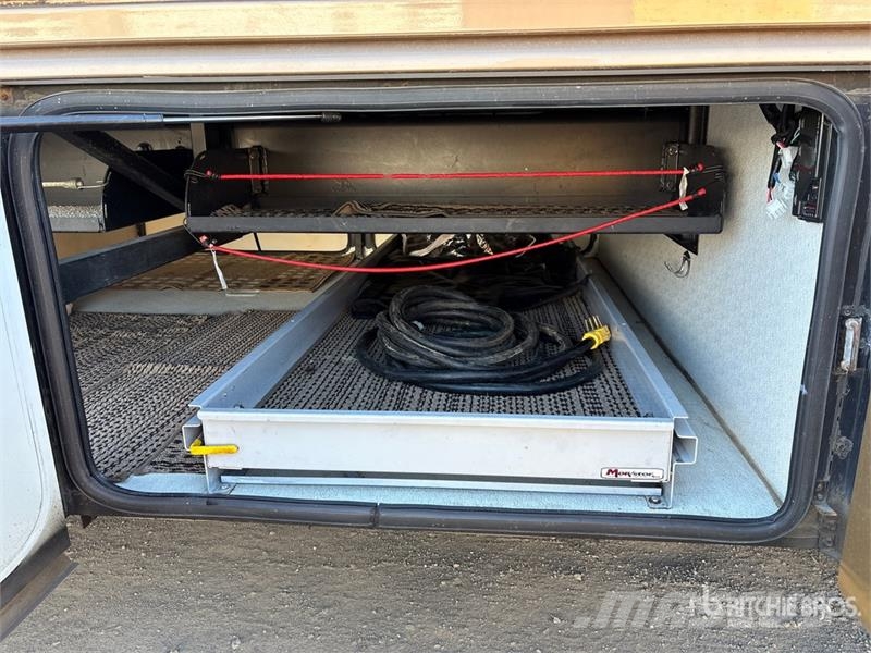 Four Winds 40k Motor Home Autocaravanas e Caravanas