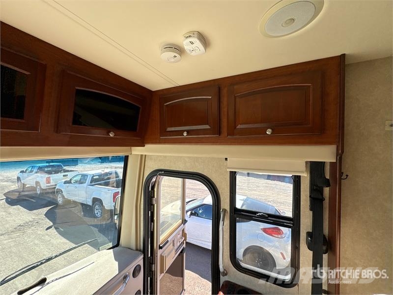 Four Winds 40k Motor Home Autocaravanas e Caravanas