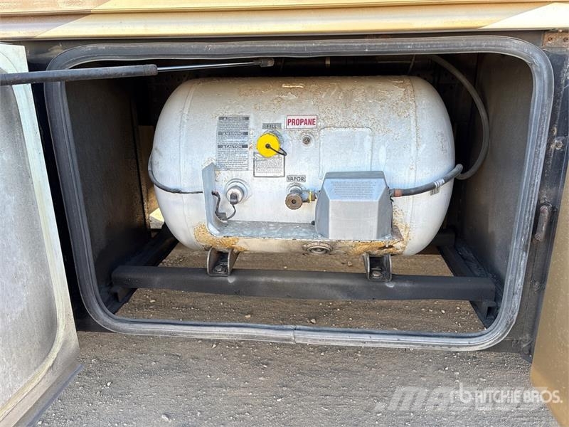 Four Winds 40k Motor Home Autocaravanas e Caravanas