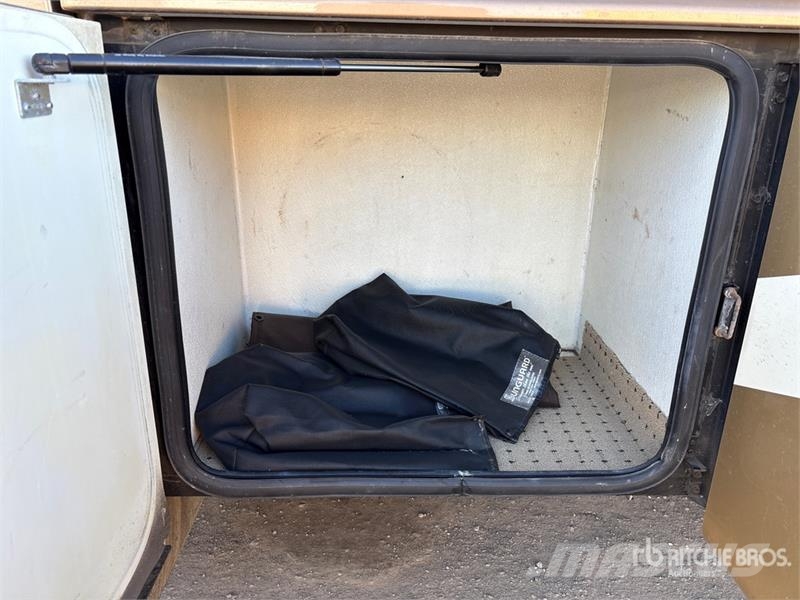 Four Winds 40k Motor Home Autocaravanas e Caravanas