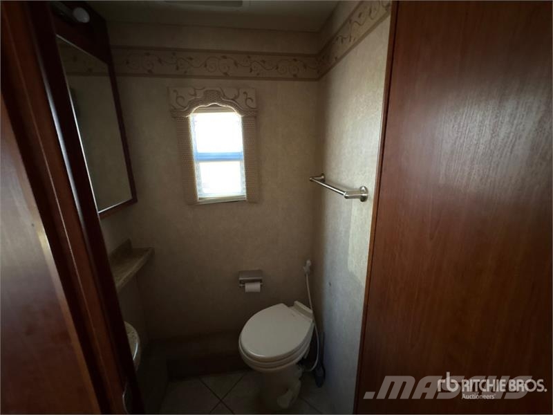 Four Winds 40k Motor Home Autocaravanas e Caravanas