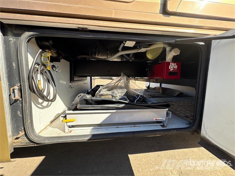 Four Winds 40k Motor Home Autocaravanas e Caravanas