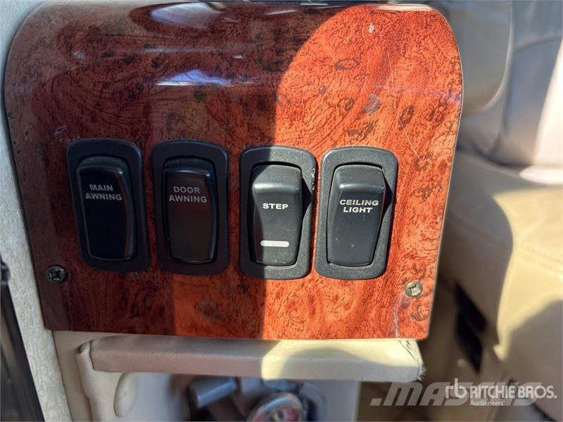 Four Winds 40k Motor Home Autocaravanas e Caravanas