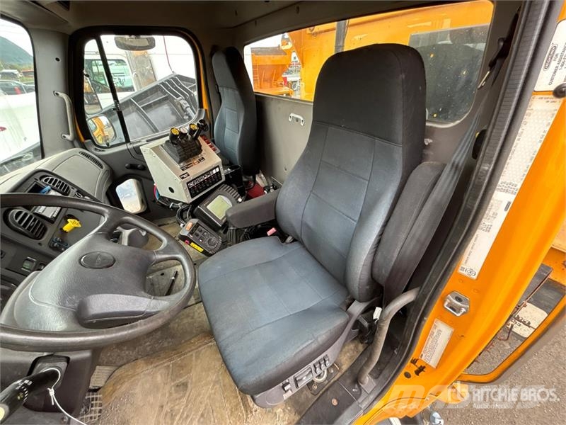 Freightliner 108SD 4x2 Snow Plow Truck Kommunal-Sonderfahrzeuge