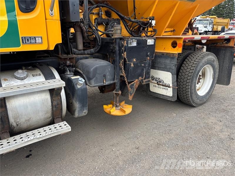 Freightliner 108SD 4x2 Snow Plow Truck Kommunal-Sonderfahrzeuge