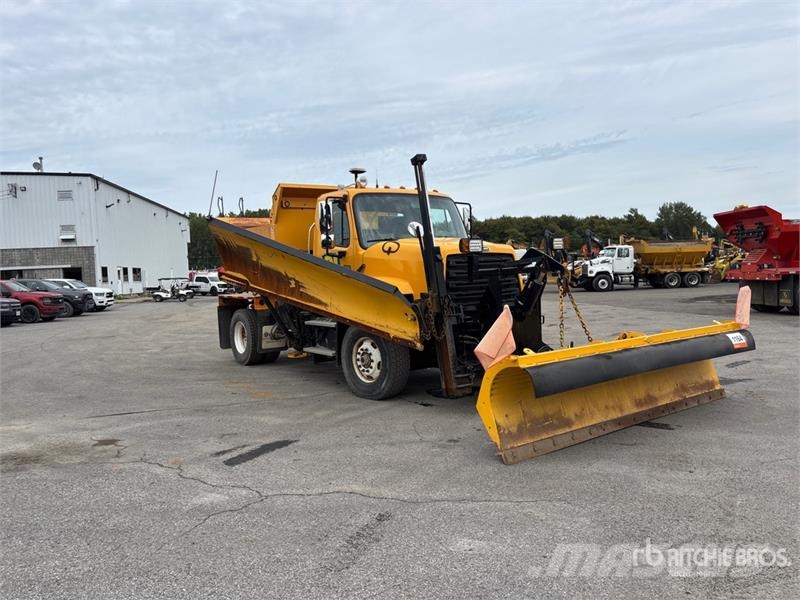 Freightliner 108SD 4x2 Snow Plow Truck Kommunal-Sonderfahrzeuge