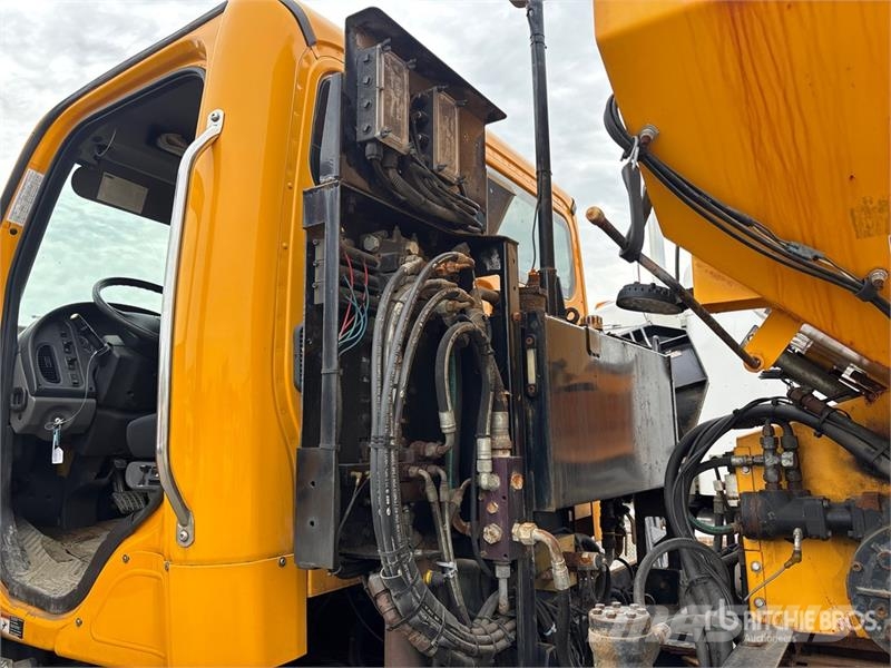 Freightliner 108SD 4x2 Snow Plow Truck Kommunal-Sonderfahrzeuge