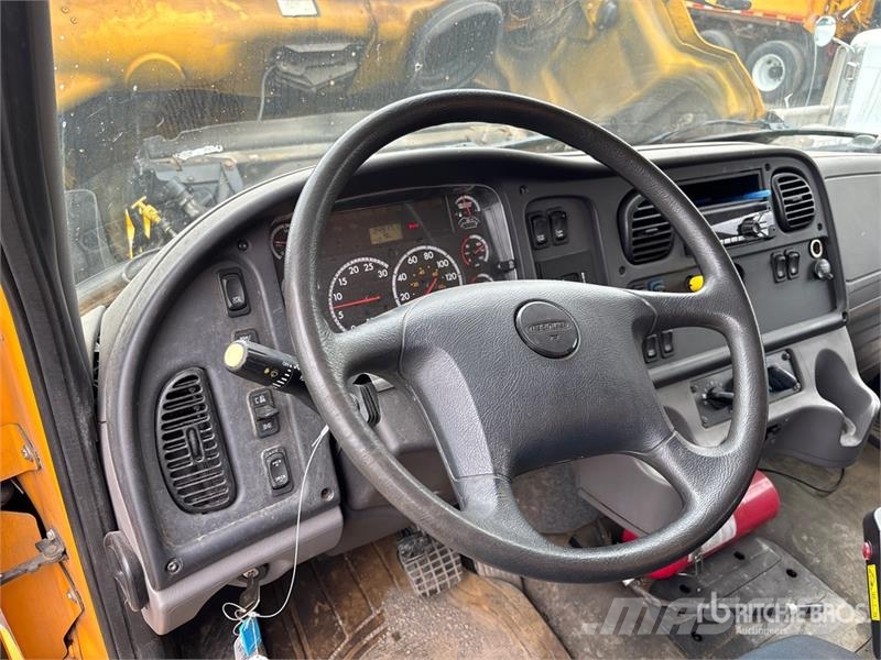 Freightliner 108SD 4x2 Snow Plow Truck Kommunal-Sonderfahrzeuge