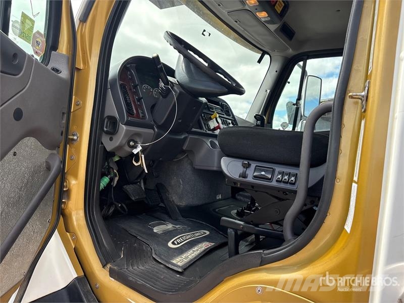 Freightliner 114SD Camiones grúa
