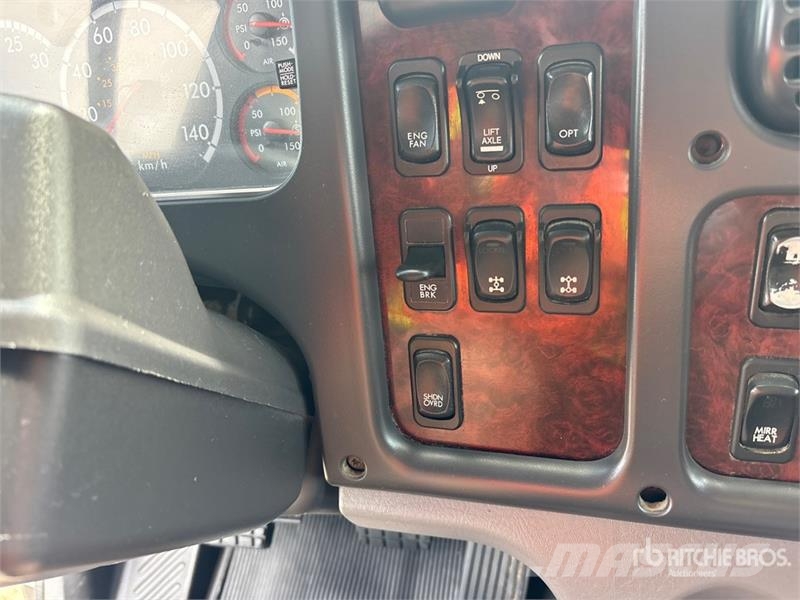 Freightliner 114SD Camiones grúa