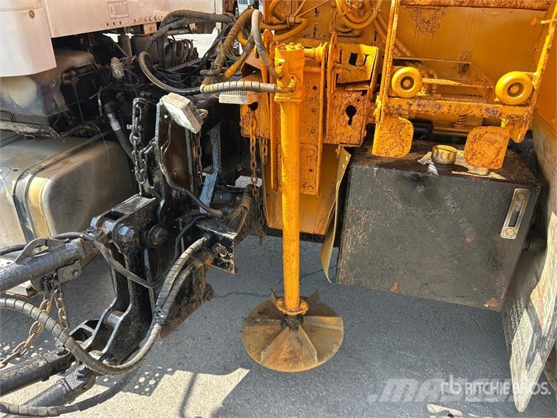 Freightliner 114SD 6x4 Snow Plow Truck مركبات الأغراض العامة