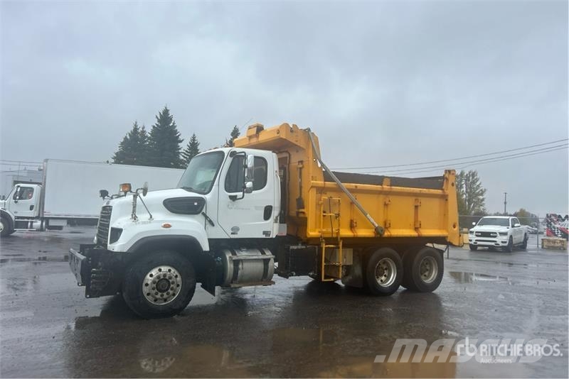 Freightliner 114SD 6x4 T/A Dump Truck Sklápěče