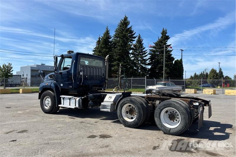 Freightliner 114SD 6x4 T/A Day Cab Truck Tractor Седельные тягачи