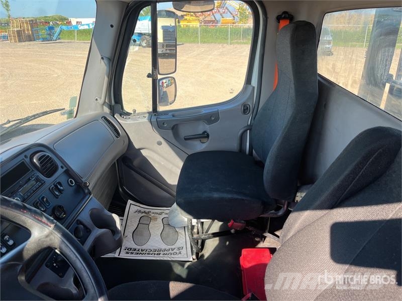 Freightliner 114SD 6x4 Rollback Truck Recovery vehicles