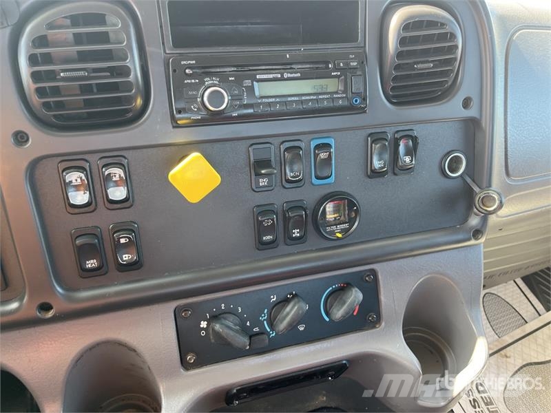 Freightliner 114SD 6x4 Rollback Truck Recovery vehicles