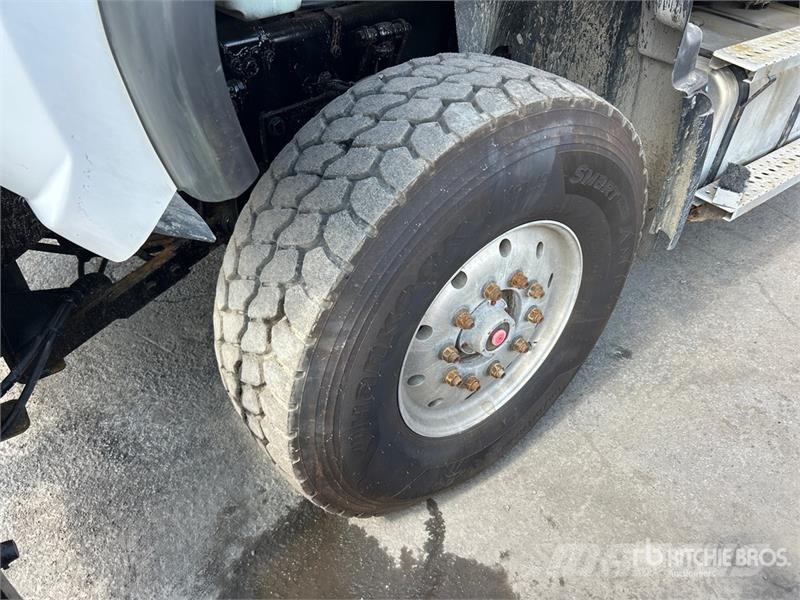 Freightliner 114SD 6x4 Snow Plow Truck مركبات الأغراض العامة