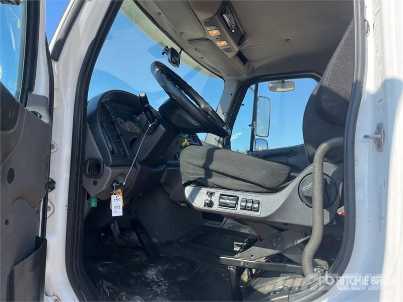 Freightliner 114SD 6x4 Rollback Truck Recovery vehicles