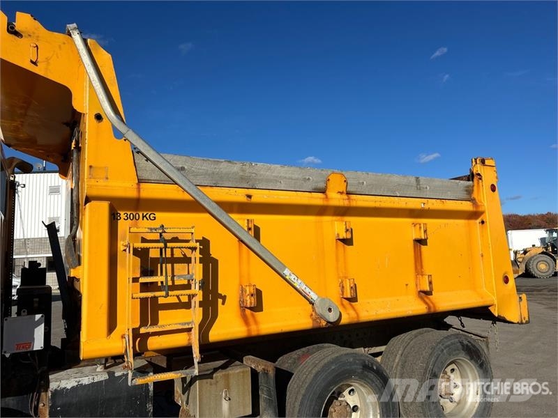 Freightliner 114SD 6x4 T/A Dump Truck Tippbil