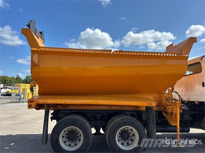 Freightliner 114SD 6x4 Snow Plow Truck مركبات الأغراض العامة