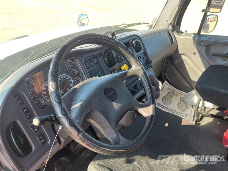 Freightliner 114SD 6x4 Rollback Truck Recovery vehicles