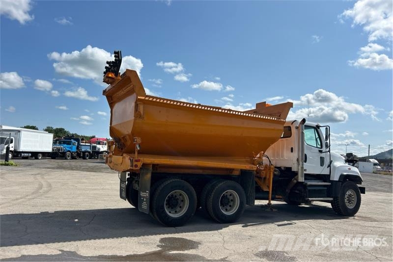 Freightliner 114SD 6x4 Snow Plow Truck مركبات الأغراض العامة