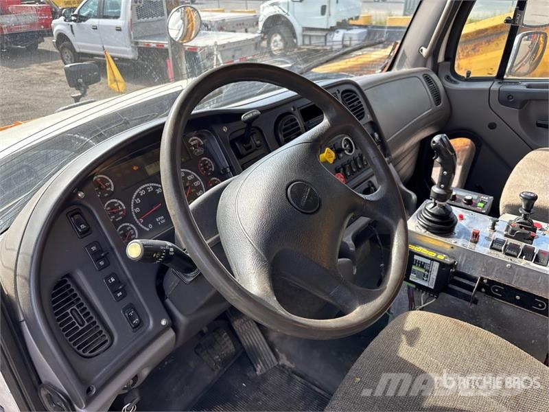Freightliner 114SD 6x4 Snow Plow Truck 都市/通用型車輛