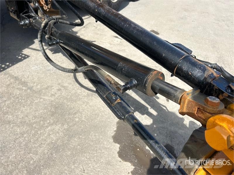 Freightliner 114SD 6x4 Snow Plow Truck مركبات الأغراض العامة
