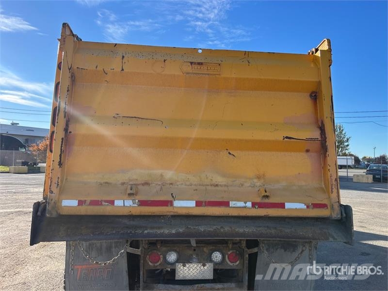 Freightliner 114SD 6x4 T/A Dump Truck Tippbil