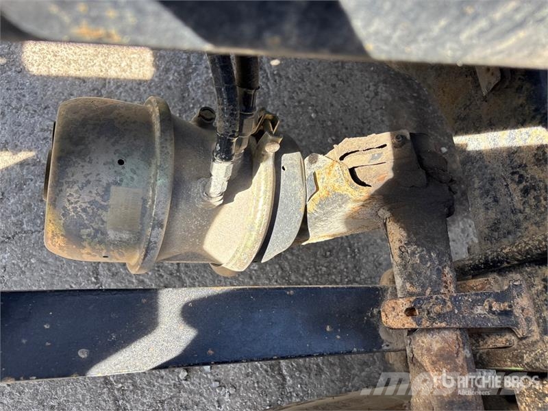 Freightliner 114SD 6x4 T/A Day Cab Truck Tractor Седельные тягачи