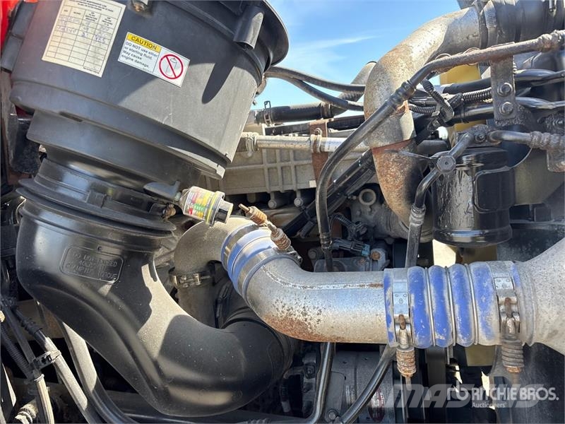 Freightliner 114SD 6x4 T/A Day Cab Truck Tractor Седельные тягачи