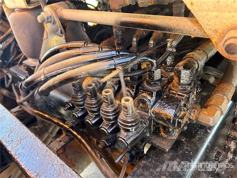 Freightliner 114SD 6x4 Snow Plow Truck مركبات الأغراض العامة