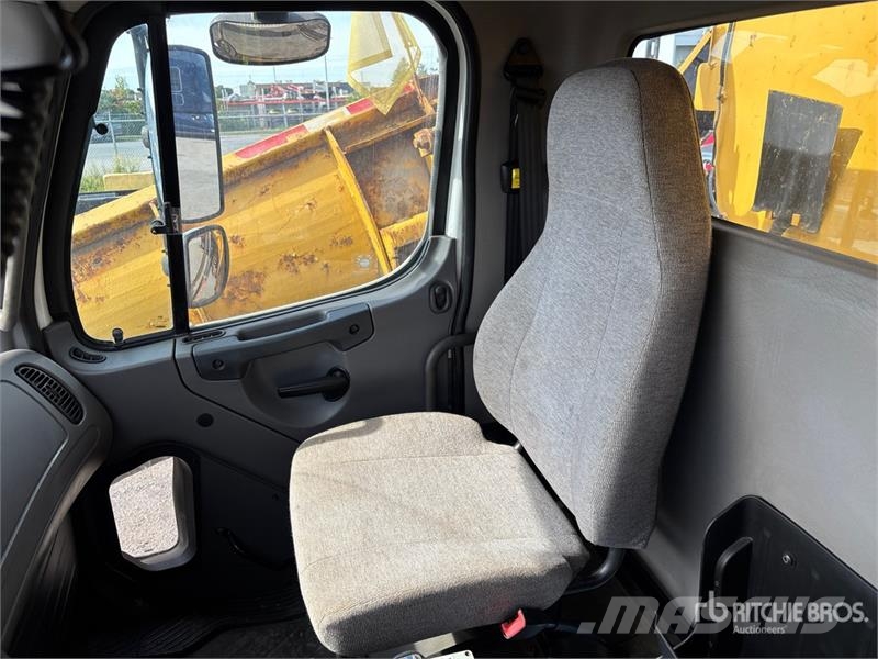Freightliner 114SD 6x4 Snow Plow Truck 都市/通用型車輛