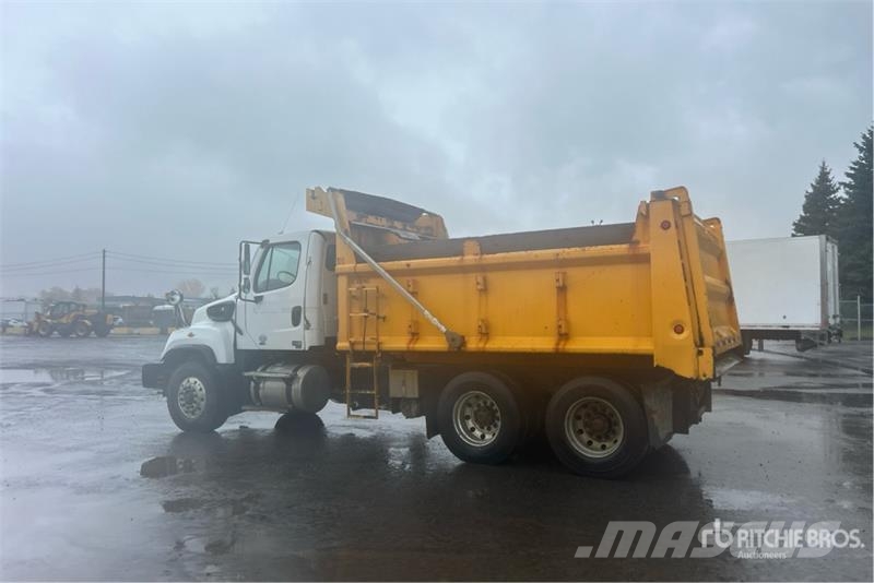 Freightliner 114SD 6x4 T/A Dump Truck Sklápěče