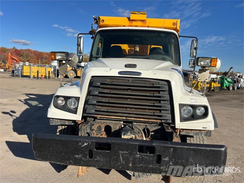 Freightliner 114SD 6x4 T/A Dump Truck Tippbil
