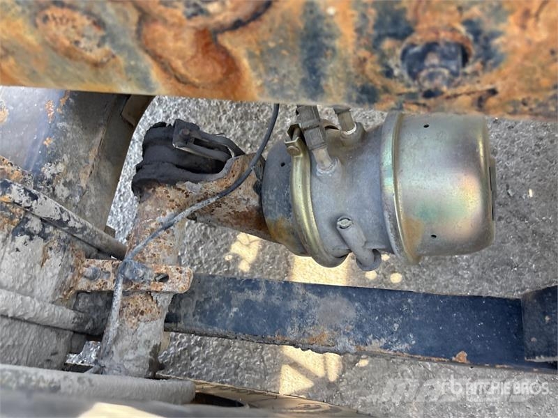 Freightliner 114SD 6x4 T/A Day Cab Truck Tractor Седельные тягачи