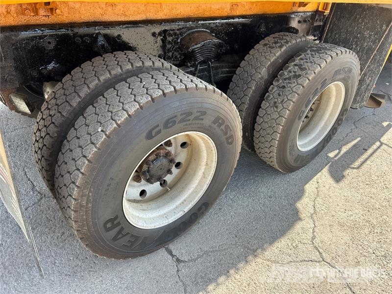 Freightliner 114SD 6x4 Snow Plow Truck مركبات الأغراض العامة