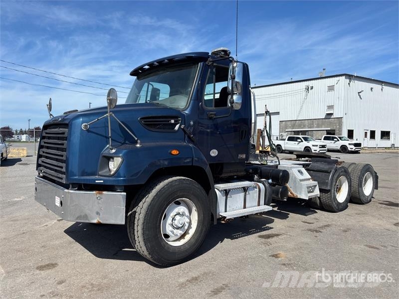 Freightliner 114SD 6x4 T/A Day Cab Truck Tractor Седельные тягачи