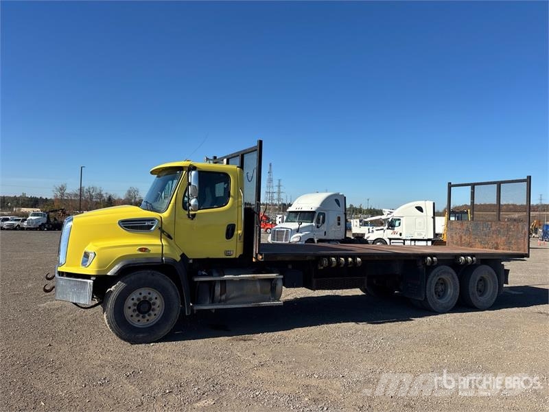 Freightliner 114SD 6x4 Flatbed Truck Вантажівки-платформи/бокове розвантаження