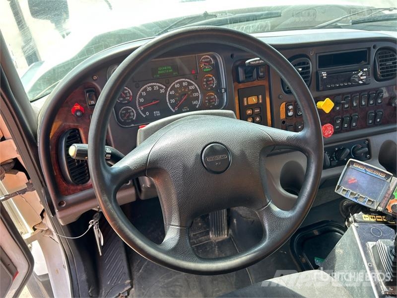 Freightliner 114SD 6x4 Snow Plow Truck مركبات الأغراض العامة