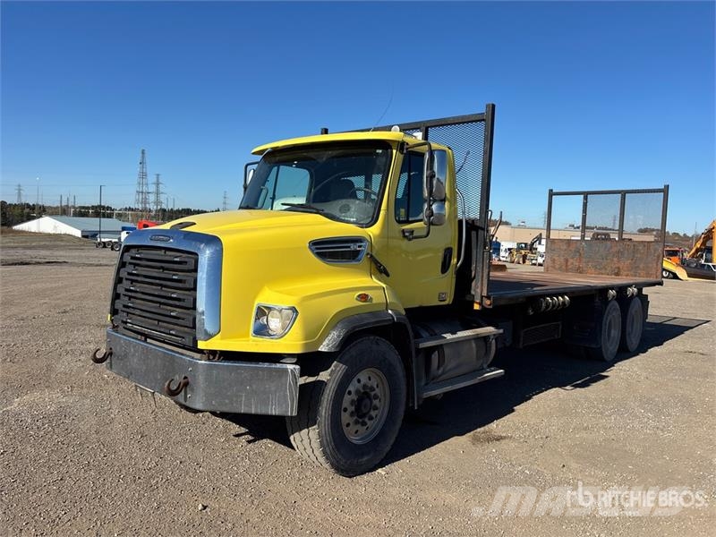 Freightliner 114SD 6x4 Flatbed Truck Вантажівки-платформи/бокове розвантаження