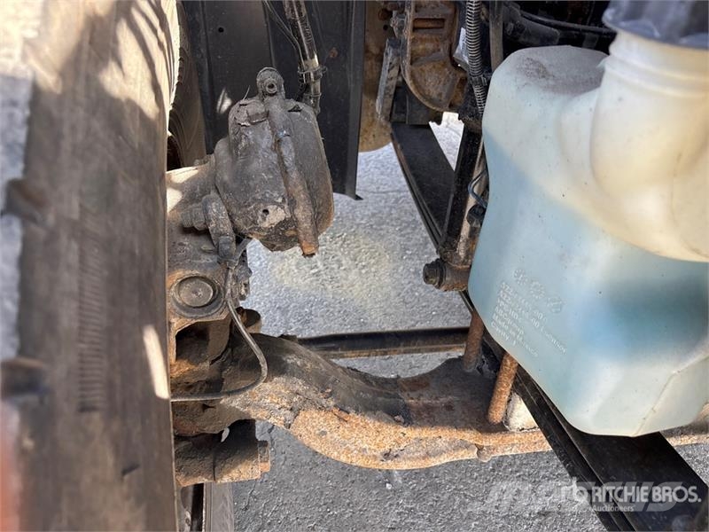 Freightliner 114SD 6x4 T/A Day Cab Truck Tractor Седельные тягачи