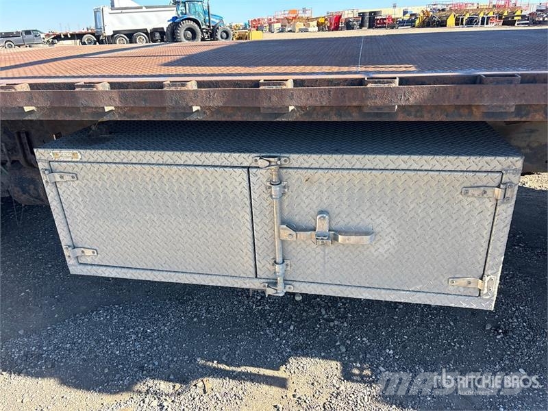 Freightliner 114SD 6x4 Flatbed Truck Вантажівки-платформи/бокове розвантаження