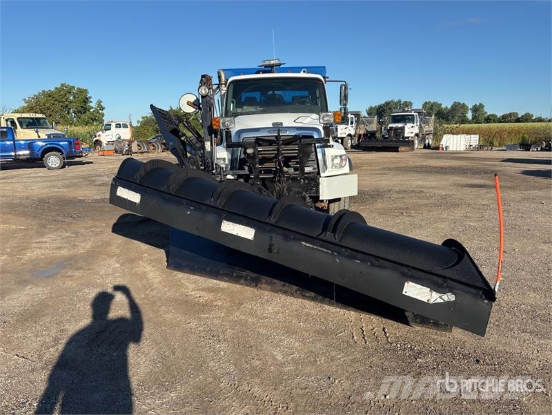 Freightliner 114SD 6x4 Snow Plow Truck Visuotinės / bendrosios paskirties automobiliai