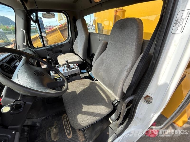 Freightliner 114SD 6x4 Snow Plow Truck 都市/通用型車輛